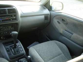 2002 Suzuki Vitara Photos