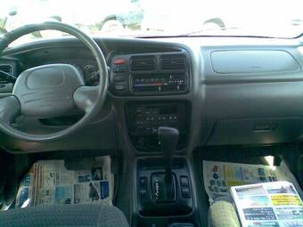 2003 Suzuki Vitara Pictures