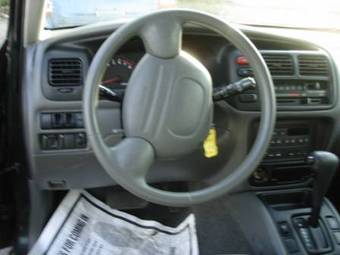 2003 Suzuki Vitara Photos