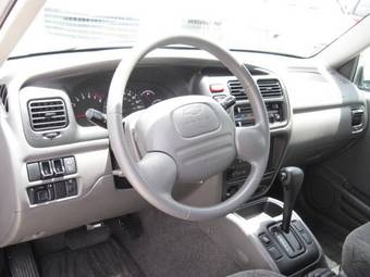 2004 Suzuki Vitara Pictures