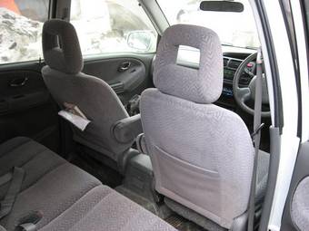 2001 Suzuki XL7 Photos