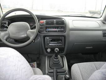 2001 Suzuki XL7 Pictures