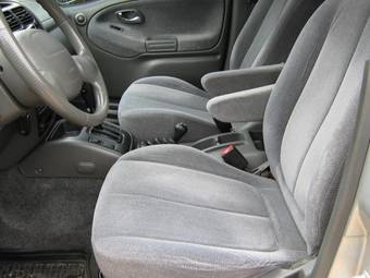 2002 Suzuki XL7 Photos
