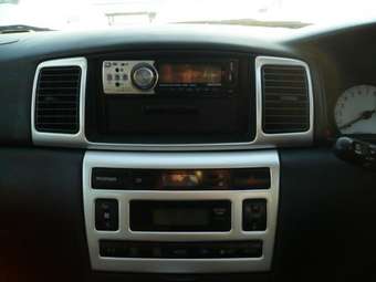 2001 Toyota Allex Pictures