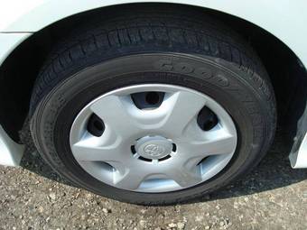 2002 Toyota Allex Pictures