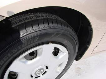 2003 Toyota Allex Images