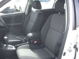 2004 Toyota Allex Pictures