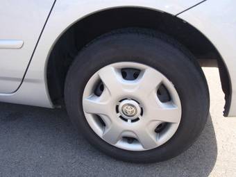 2004 Toyota Allex Pictures