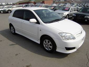 2004 Toyota Allex Pictures