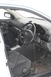 2002 Toyota Allion Photos