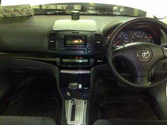 2002 Toyota Allion Photos