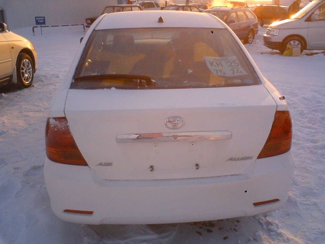 2004 Toyota Allion