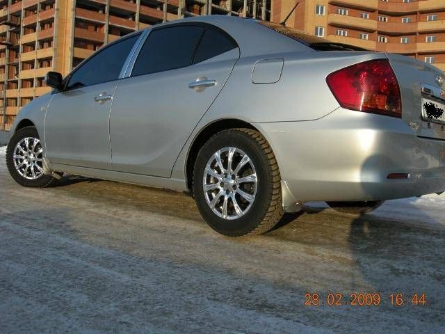 2004 Toyota Allion