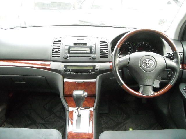 2004 Toyota Allion