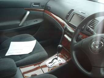 2004 Toyota Allion Pictures