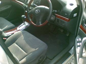 2004 Toyota Allion Photos