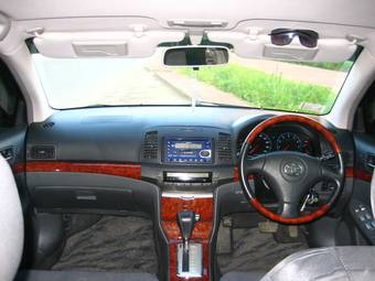 2004 Toyota Allion Pictures