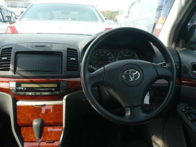 2005 Toyota Allion