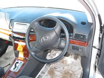 2005 Toyota Allion Pictures