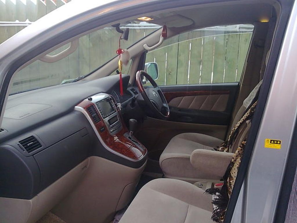 2002 Toyota Alphard