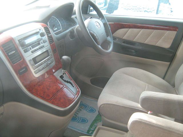 2002 Toyota Alphard
