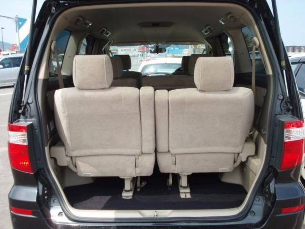 2002 Toyota Alphard