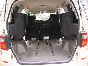 2002 Toyota Alphard Pictures