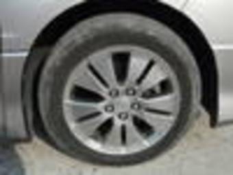 2002 Toyota Alphard Pictures