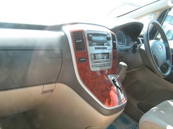 2002 Toyota Alphard Photos