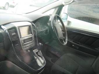 2002 Toyota Alphard Pictures