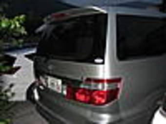 2002 Toyota Alphard Photos