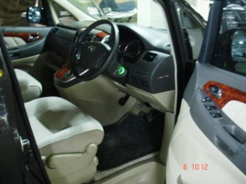 2003 Toyota Alphard