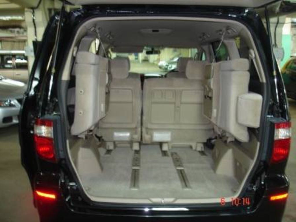 2003 Toyota Alphard