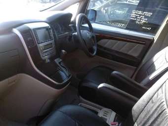 2003 Toyota Alphard Photos