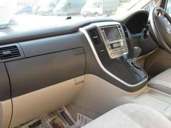 2003 Toyota Alphard Pictures