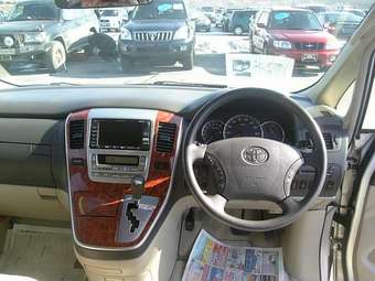 2003 Toyota Alphard Pictures