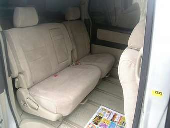 2003 Toyota Alphard Pictures