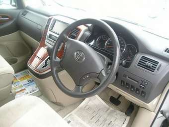 2003 Toyota Alphard Photos