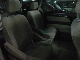 2003 Toyota Alphard Images