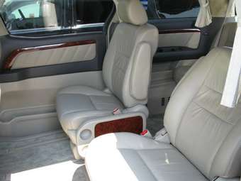 2003 Toyota Alphard Pics