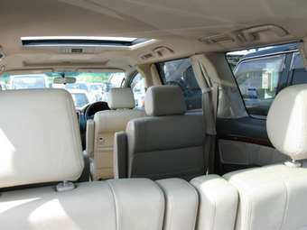 2003 Toyota Alphard Pictures