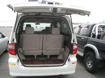 2003 Toyota Alphard Pics