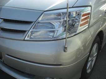 2003 Toyota Alphard Photos