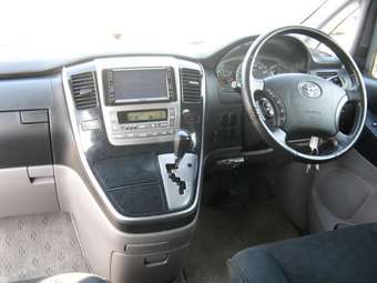 2003 Toyota Alphard Photos