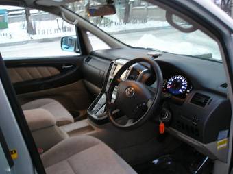 2003 Toyota Alphard Photos