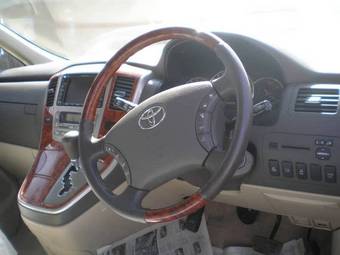 2003 Toyota Alphard Images