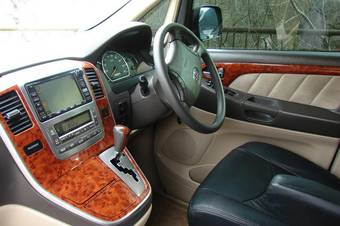 2003 Toyota Alphard Photos