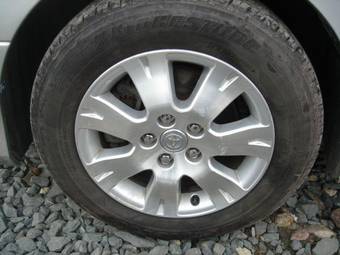 2003 Toyota Alphard Pictures