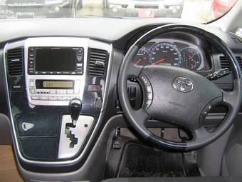 2003 Toyota Alphard Pictures