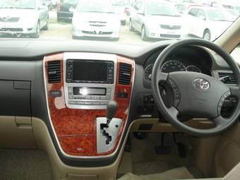 2003 Toyota Alphard Photos